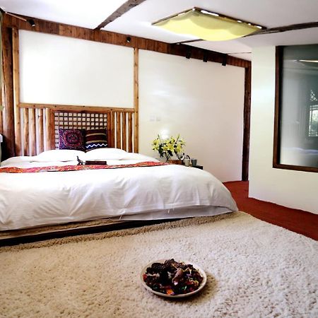 Shangri-La Mid - Mountain Homestay Екстериор снимка