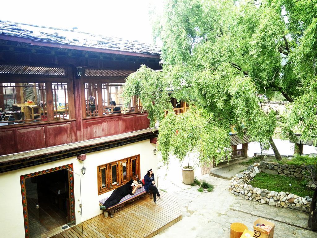 Shangri-La Mid - Mountain Homestay Екстериор снимка