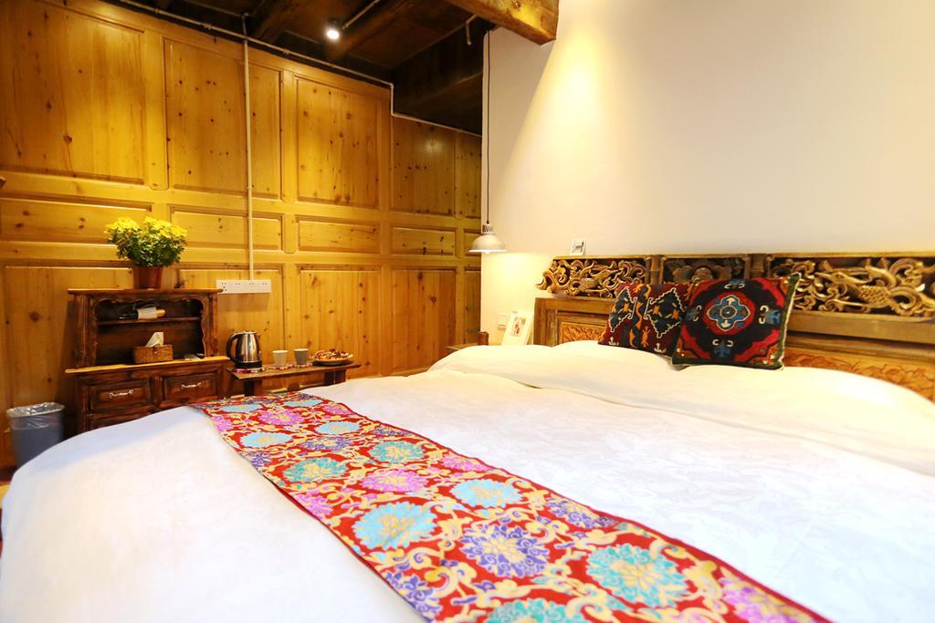 Shangri-La Mid - Mountain Homestay Екстериор снимка