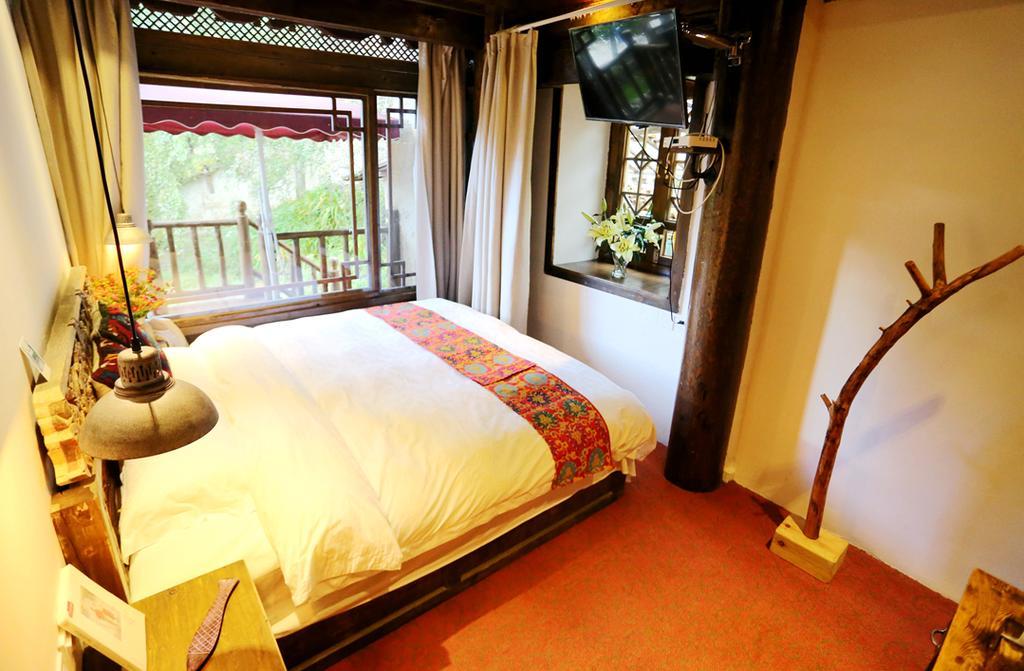 Shangri-La Mid - Mountain Homestay Екстериор снимка