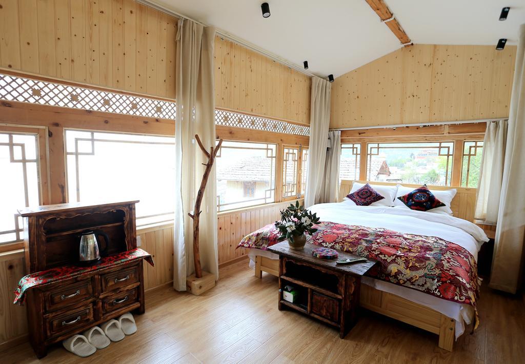 Shangri-La Mid - Mountain Homestay Екстериор снимка