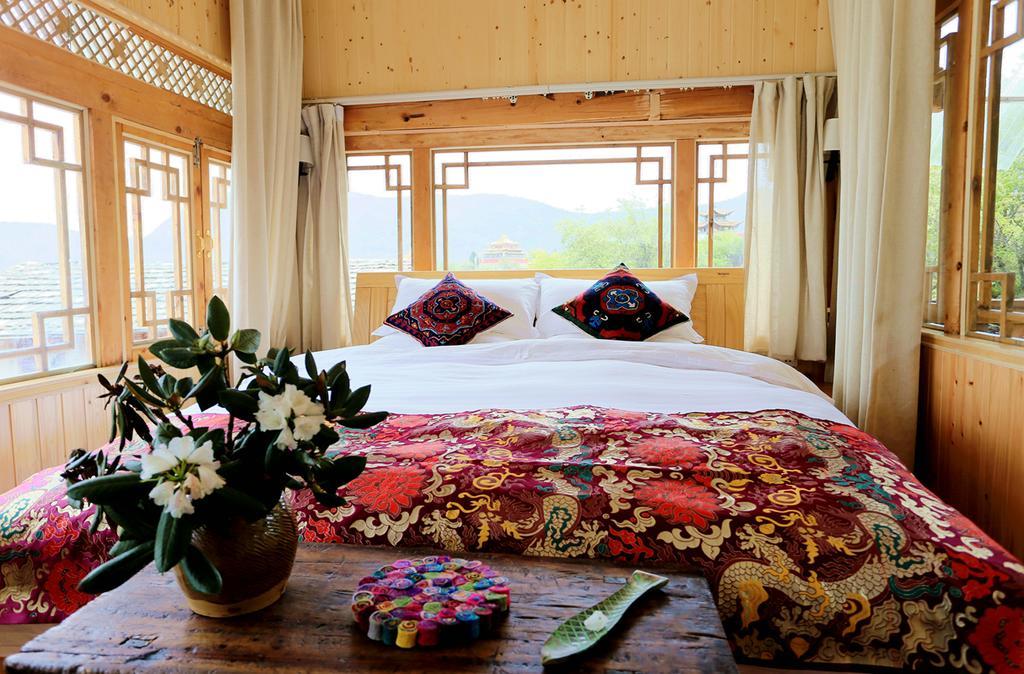 Shangri-La Mid - Mountain Homestay Екстериор снимка