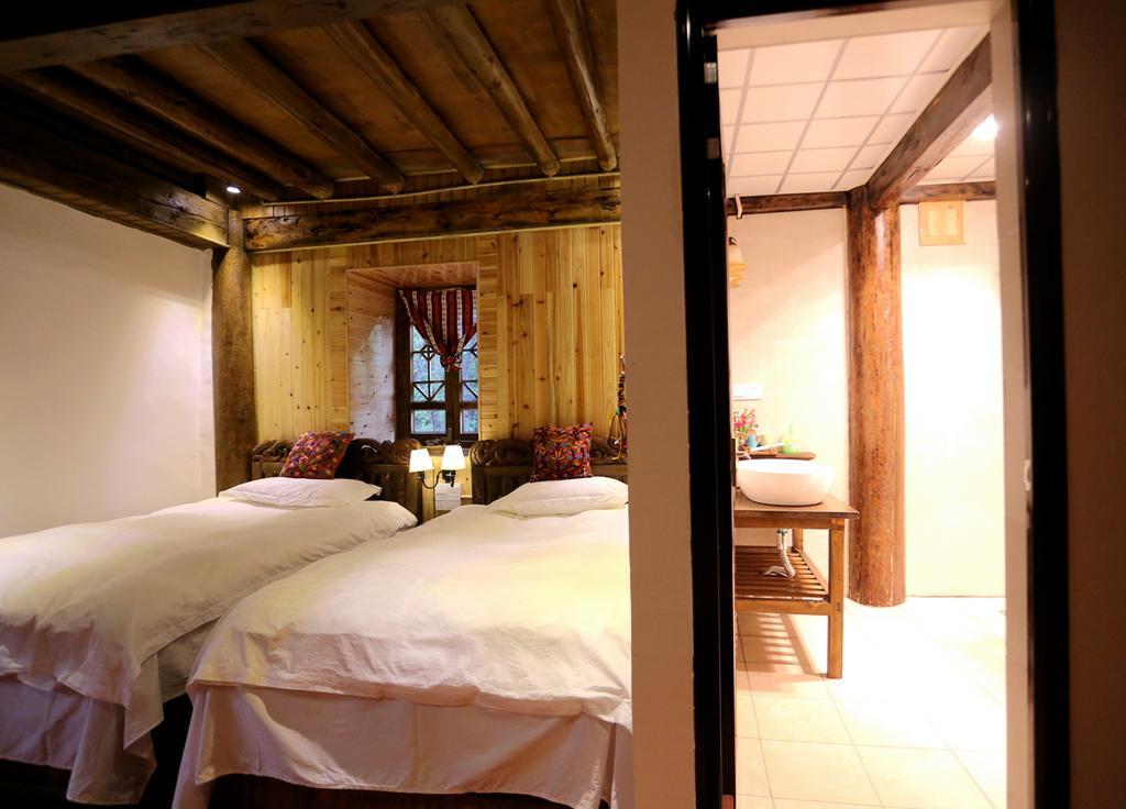 Shangri-La Mid - Mountain Homestay Екстериор снимка