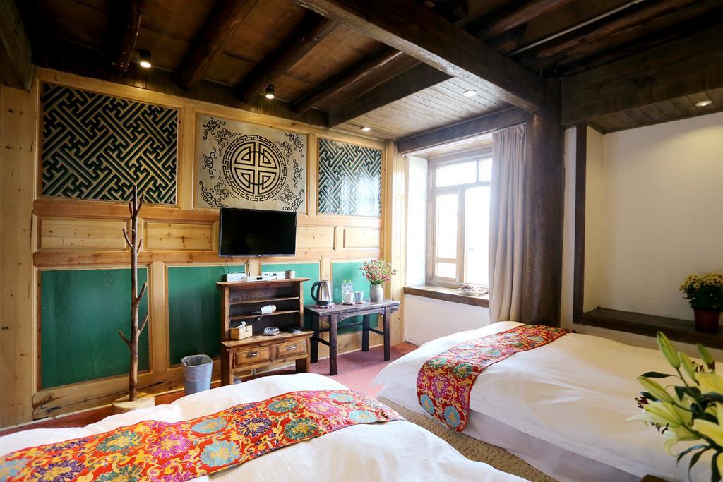 Shangri-La Mid - Mountain Homestay Екстериор снимка