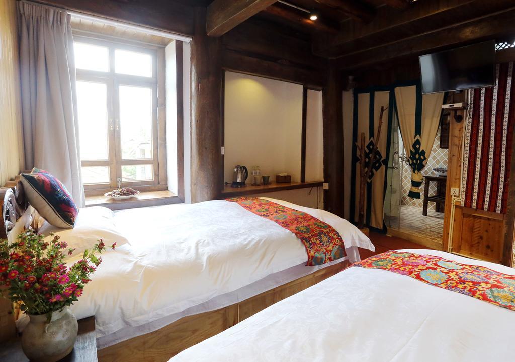 Shangri-La Mid - Mountain Homestay Екстериор снимка