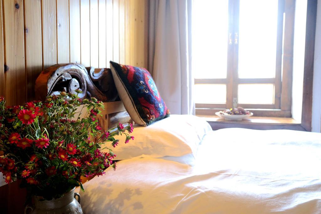 Shangri-La Mid - Mountain Homestay Екстериор снимка