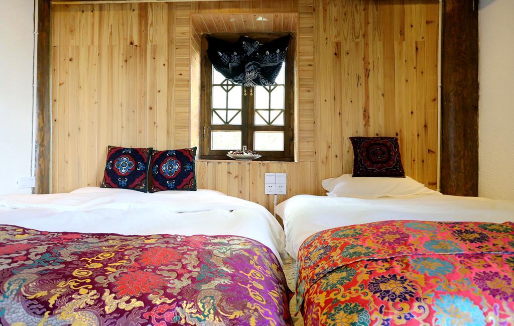 Shangri-La Mid - Mountain Homestay Екстериор снимка