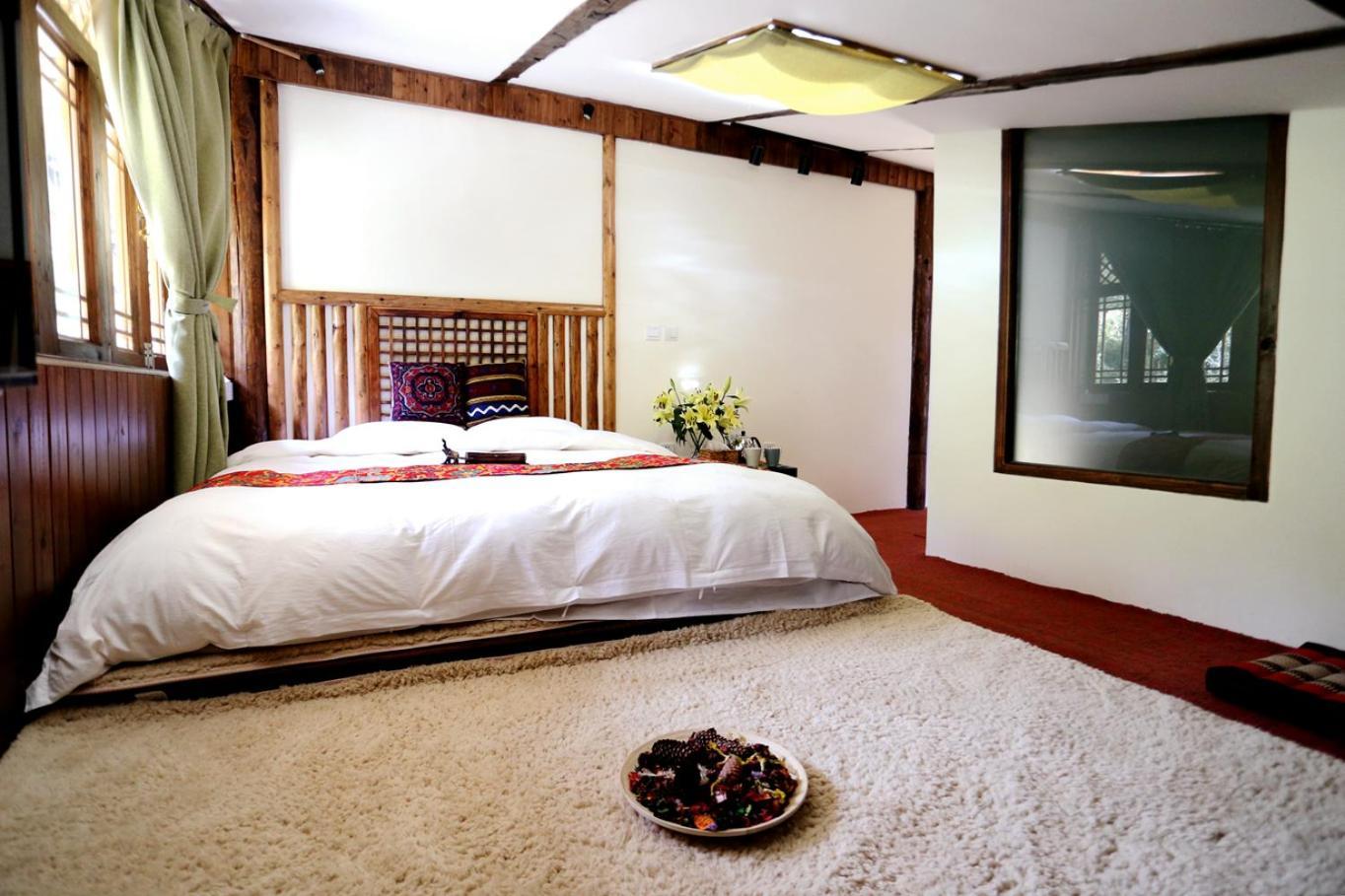Shangri-La Mid - Mountain Homestay Екстериор снимка