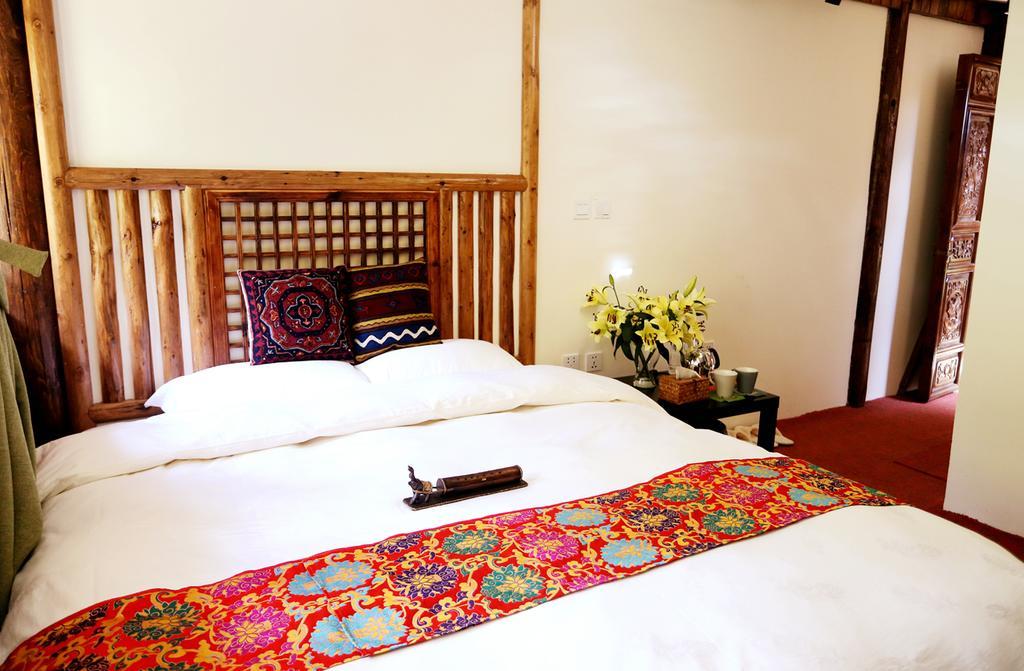 Shangri-La Mid - Mountain Homestay Екстериор снимка