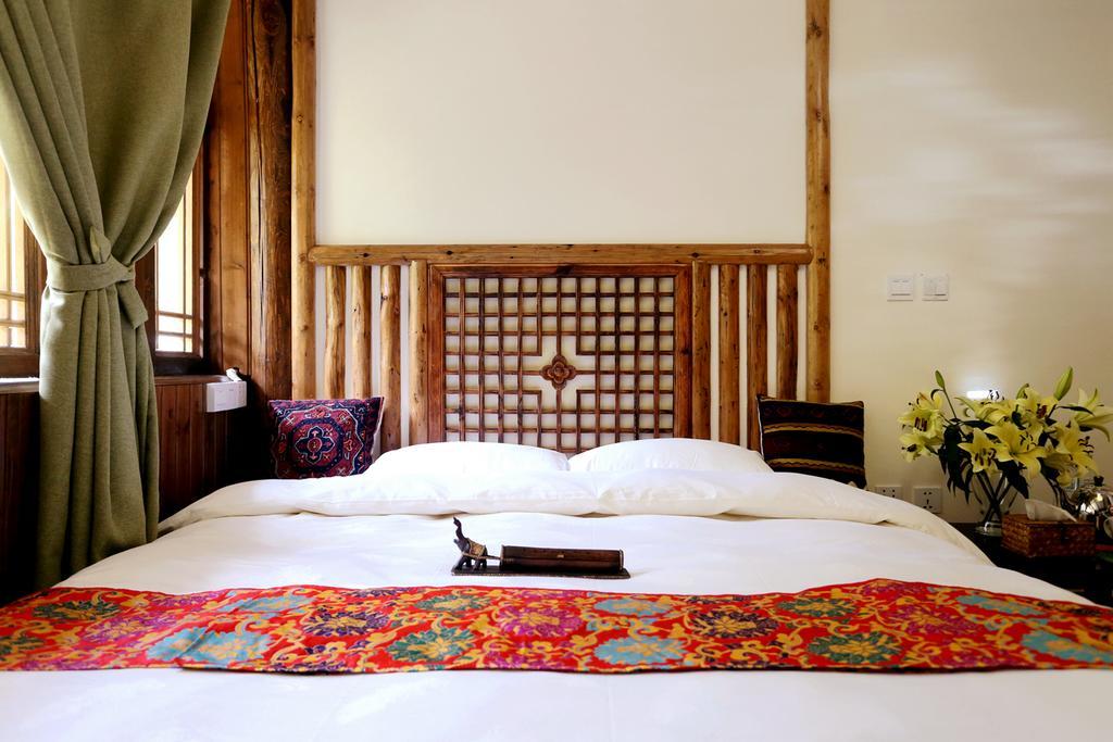 Shangri-La Mid - Mountain Homestay Екстериор снимка