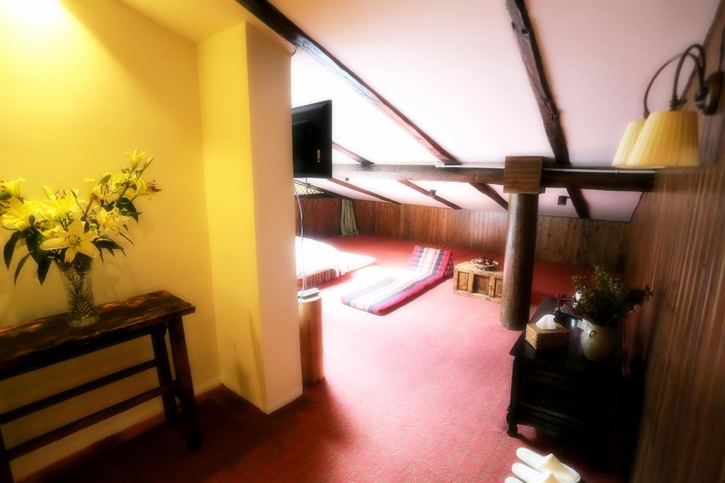 Shangri-La Mid - Mountain Homestay Екстериор снимка