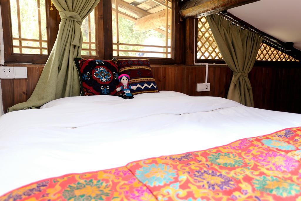 Shangri-La Mid - Mountain Homestay Екстериор снимка