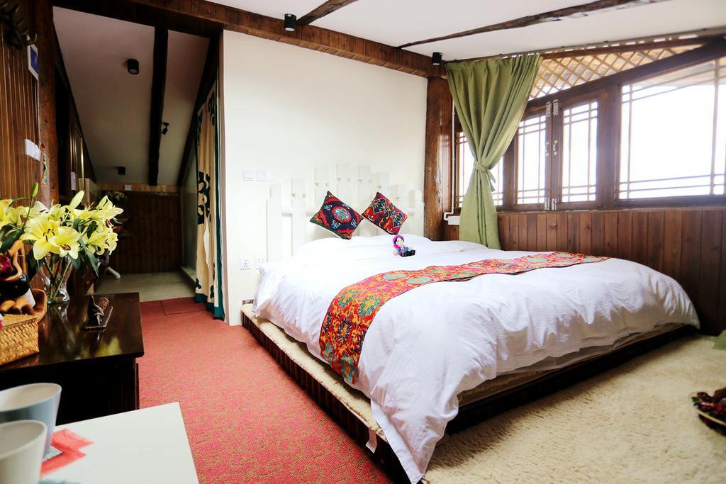 Shangri-La Mid - Mountain Homestay Екстериор снимка