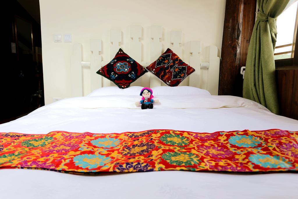 Shangri-La Mid - Mountain Homestay Екстериор снимка