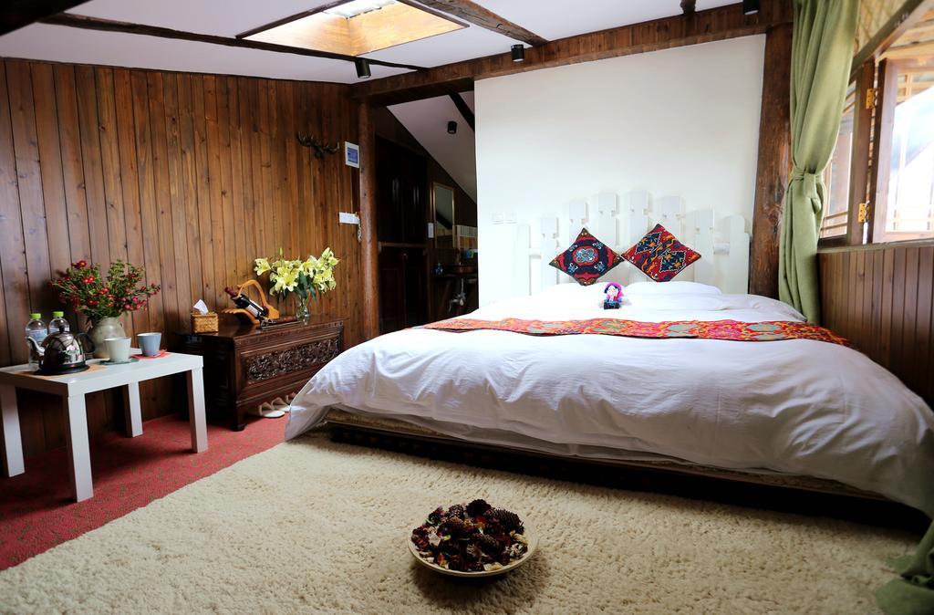 Shangri-La Mid - Mountain Homestay Екстериор снимка